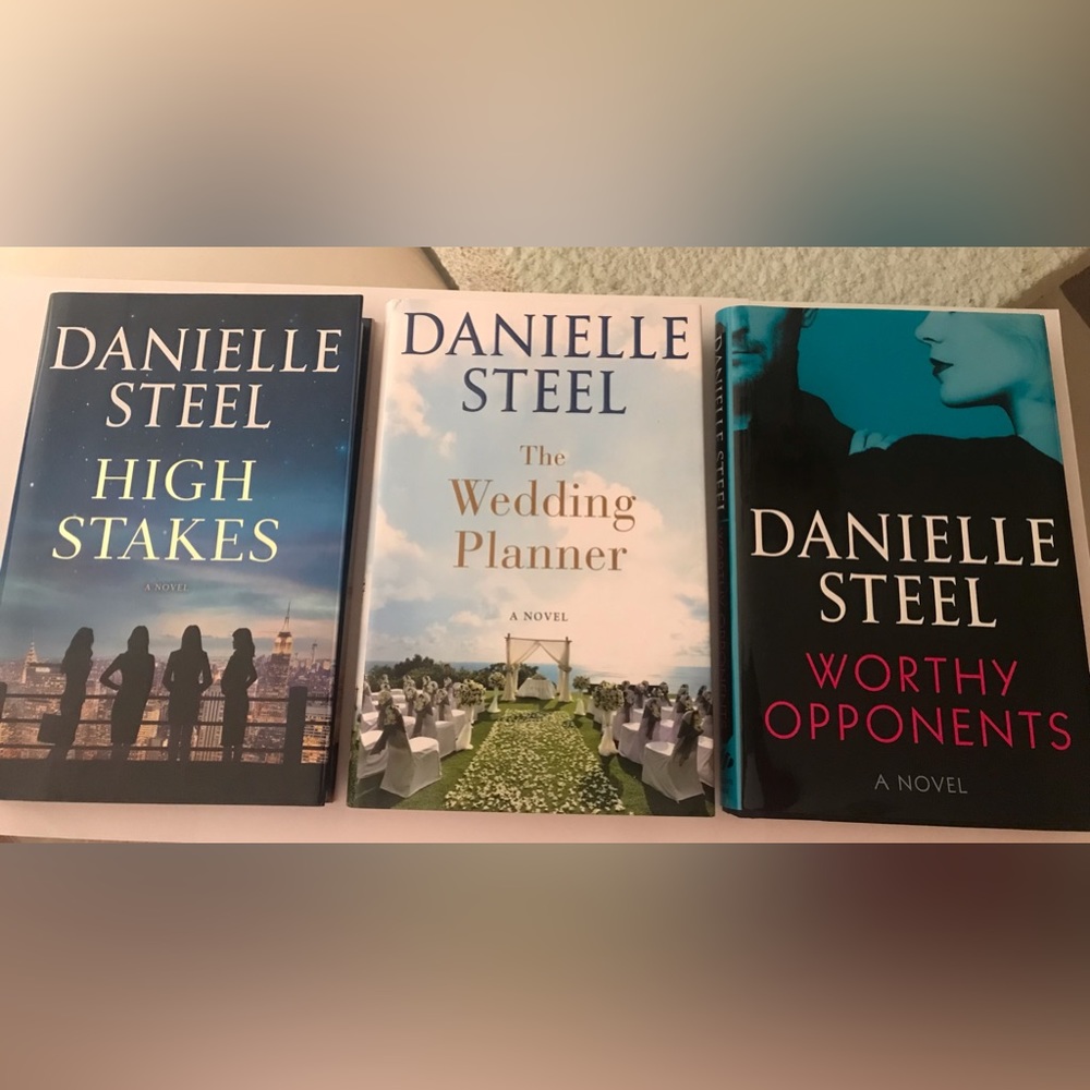 Book bundle (3) Danielle Steel hardback books